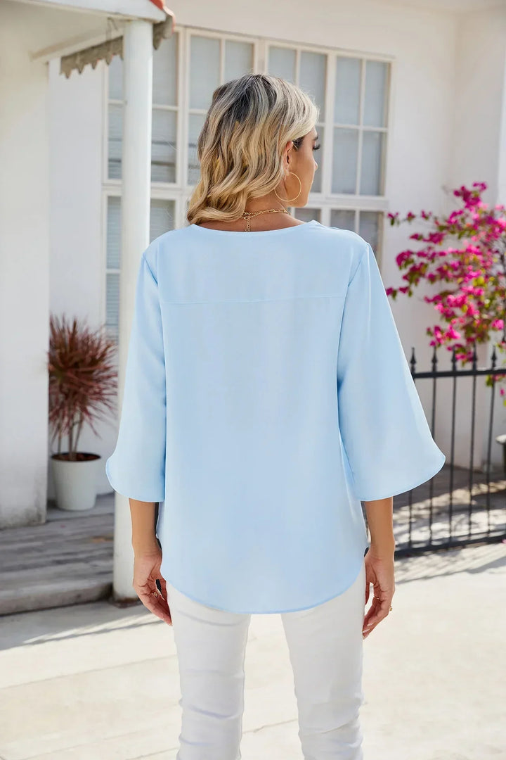 Cara™ | Blouse à col en V