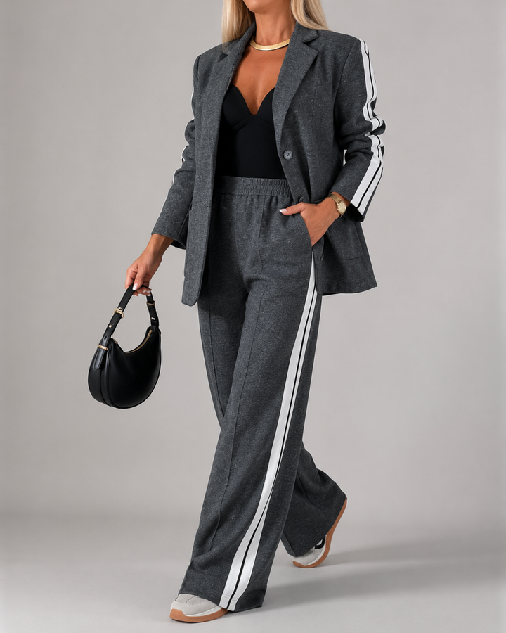 Ensemble tailleur femme blazer ample pantalon boutonné bureau travail