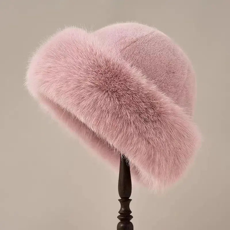 Bonnet femme en fausse fourrure élégante