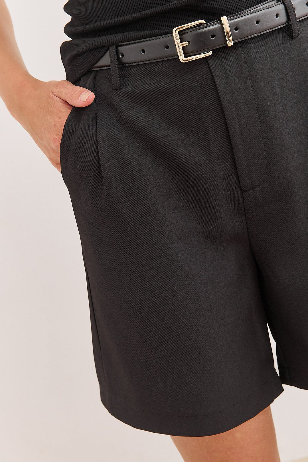 Bermuda pour femme, taille haute à plis, coupe droite avec poches 0