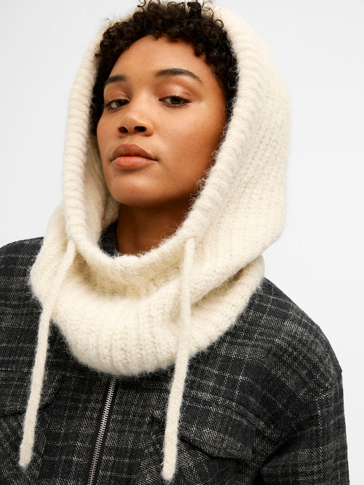 Bonnet à capuche pour femme | Modèle tricoté avec capuche cousue 1