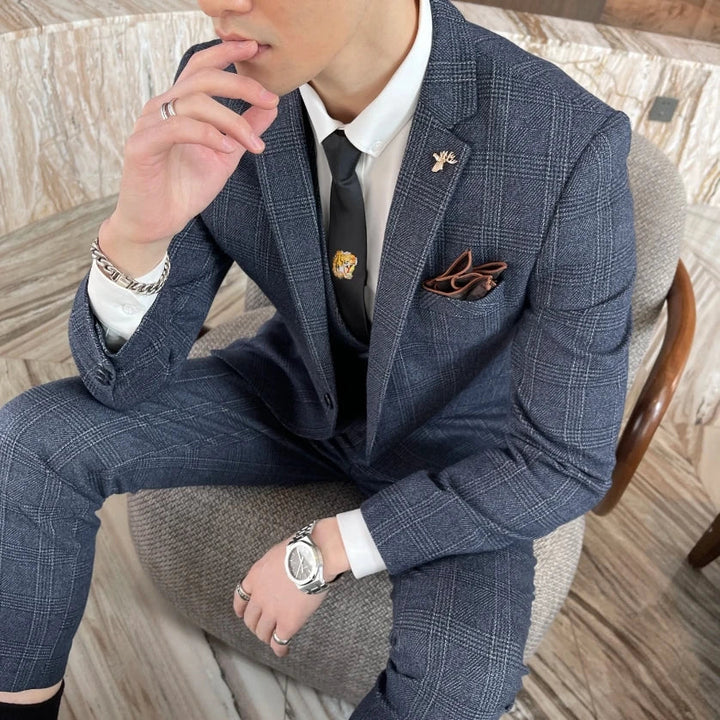 Carlo | Costume trois pièces à carreaux pour homme, coupe ajustée 1