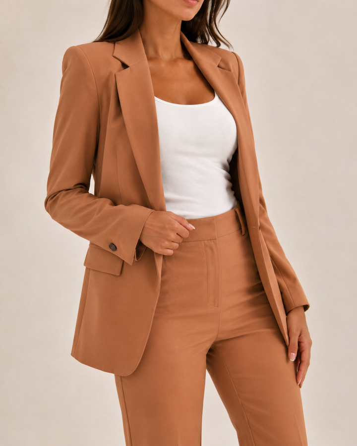 Ensemble tailleur femme deux pièces blazer pantalon élégant bureau cérémonie
