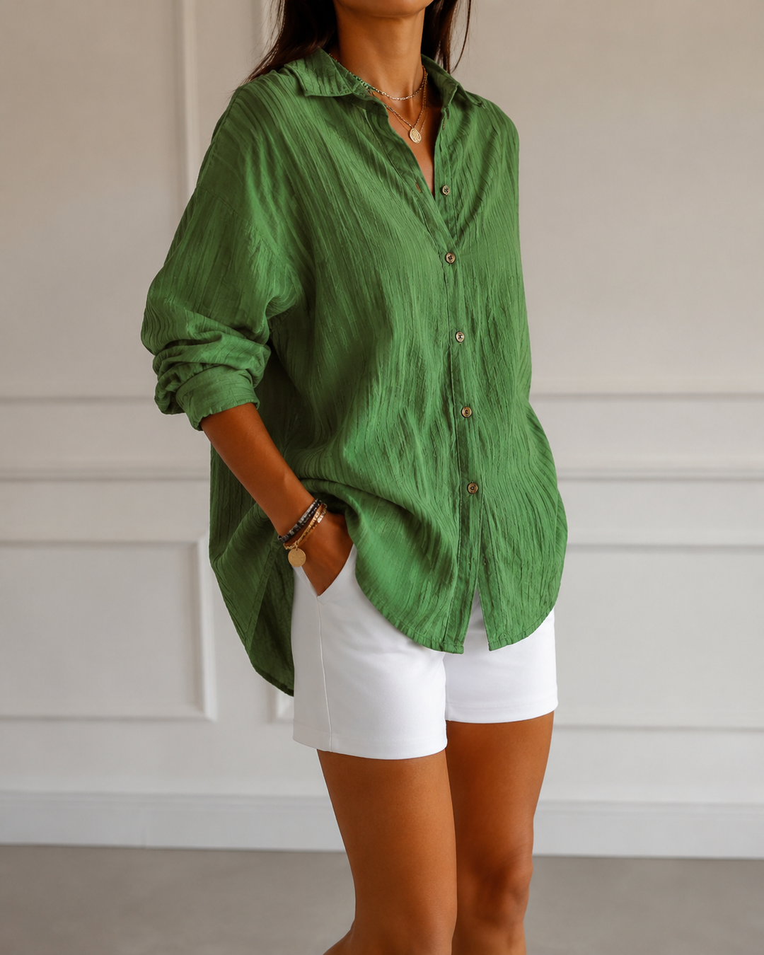 Chemise boutonnée pour femme coupe classique manches longues usage quotidien