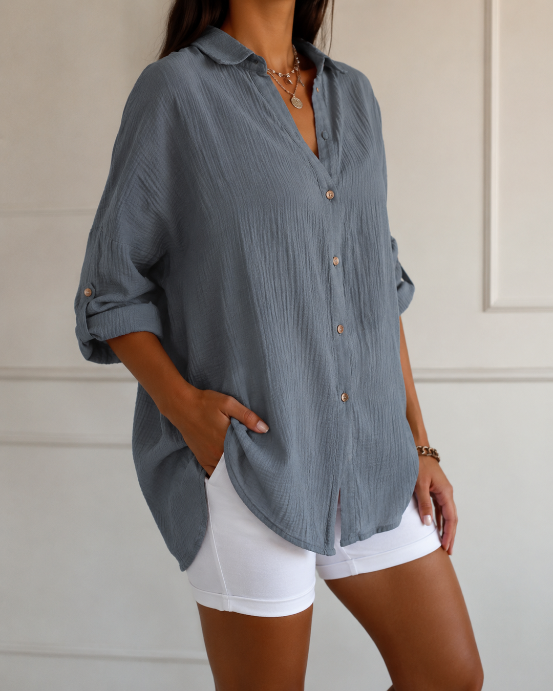 Chemise boutonnée pour femme coupe classique manches longues usage quotidien