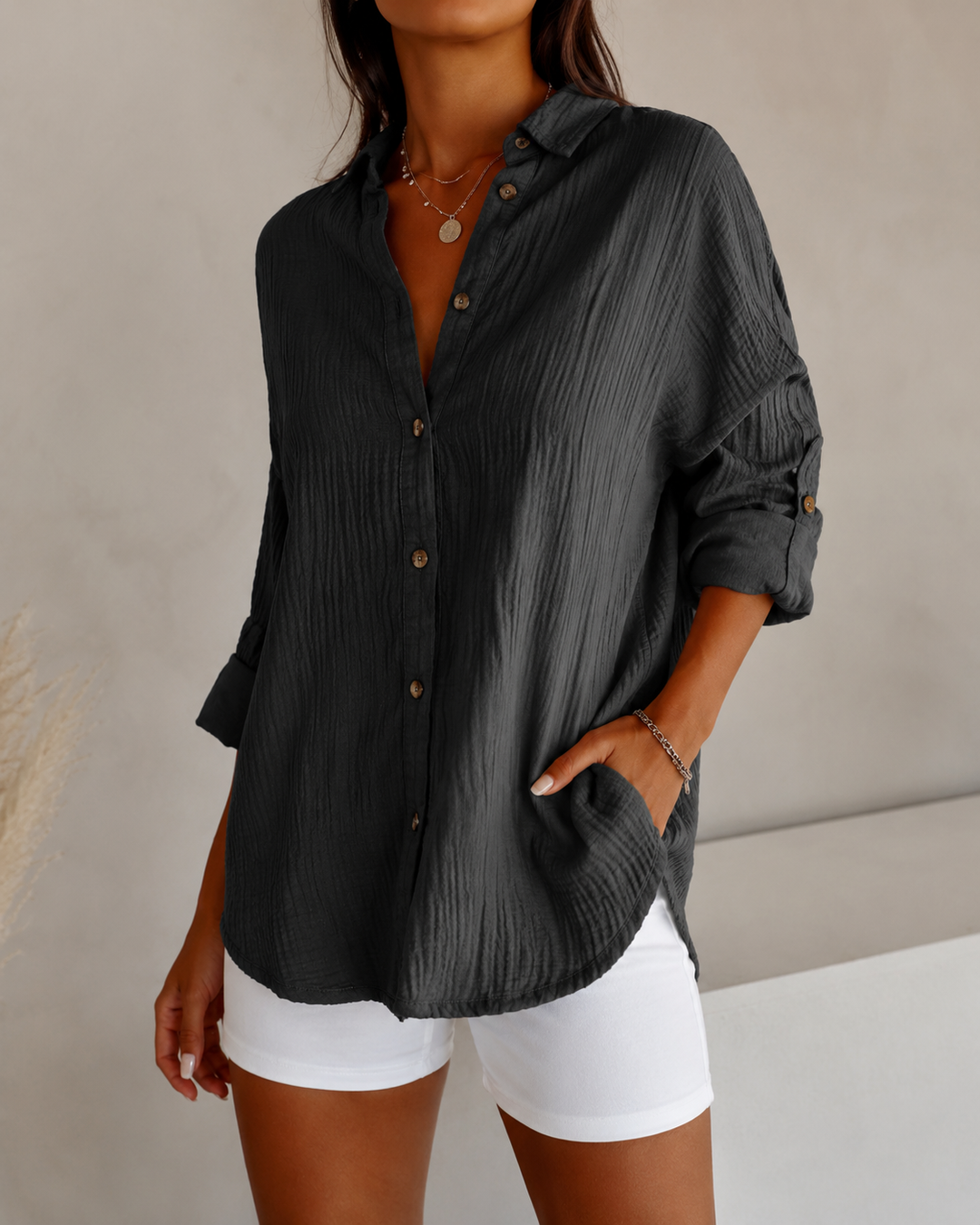 Chemise boutonnée pour femme coupe classique manches longues usage quotidien