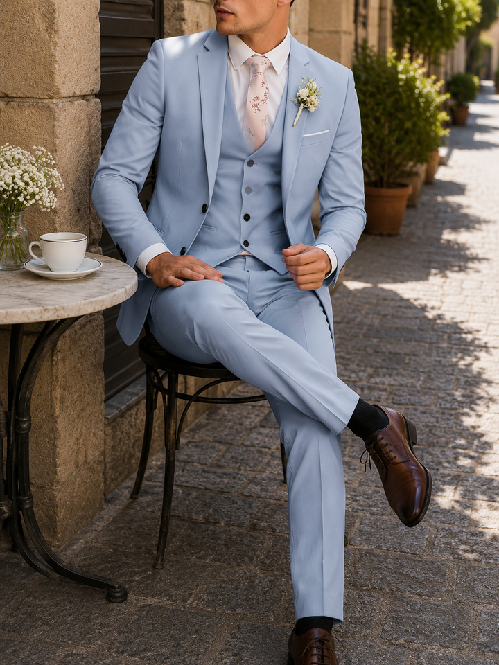 Costume homme trois pièces coupe ajustée mariage élégant
