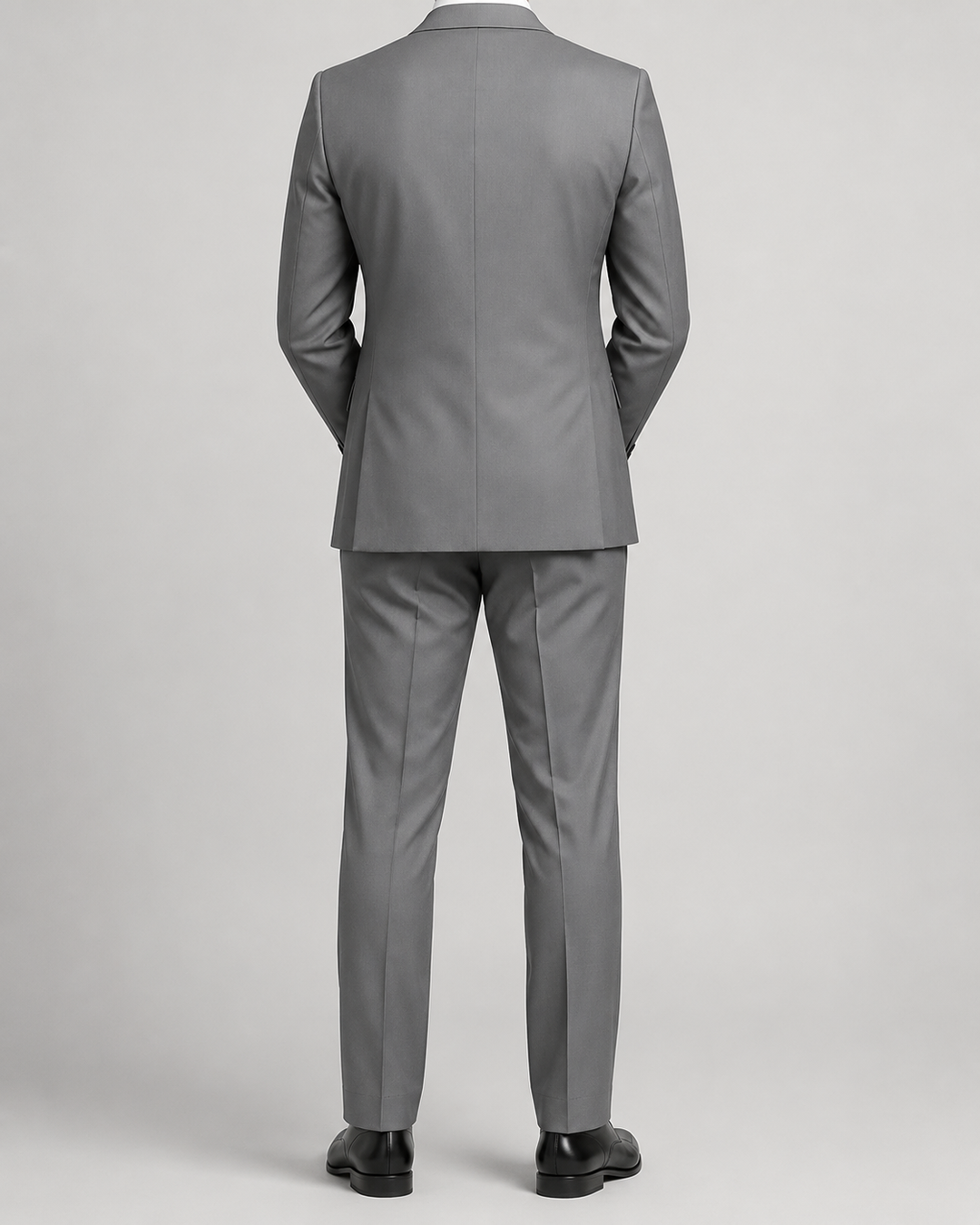 Costume homme trois pièces gris coupe ajustée cérémonie élégant