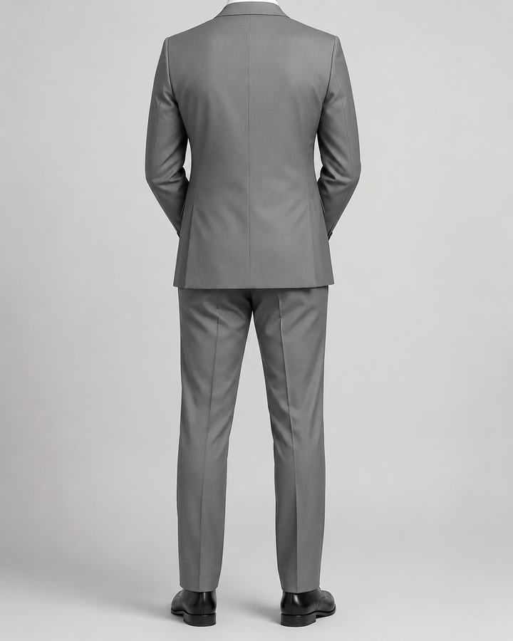 Costume homme trois pièces gris coupe ajustée cérémonie élégant