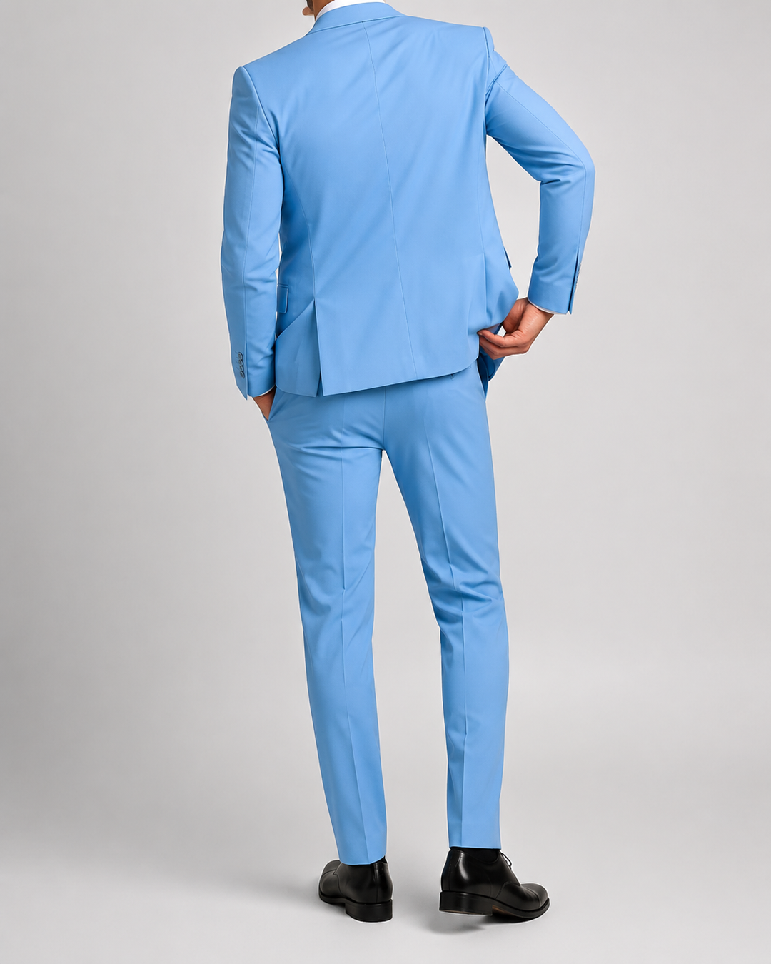 Costume homme trois pièces gris coupe ajustée cérémonie élégant