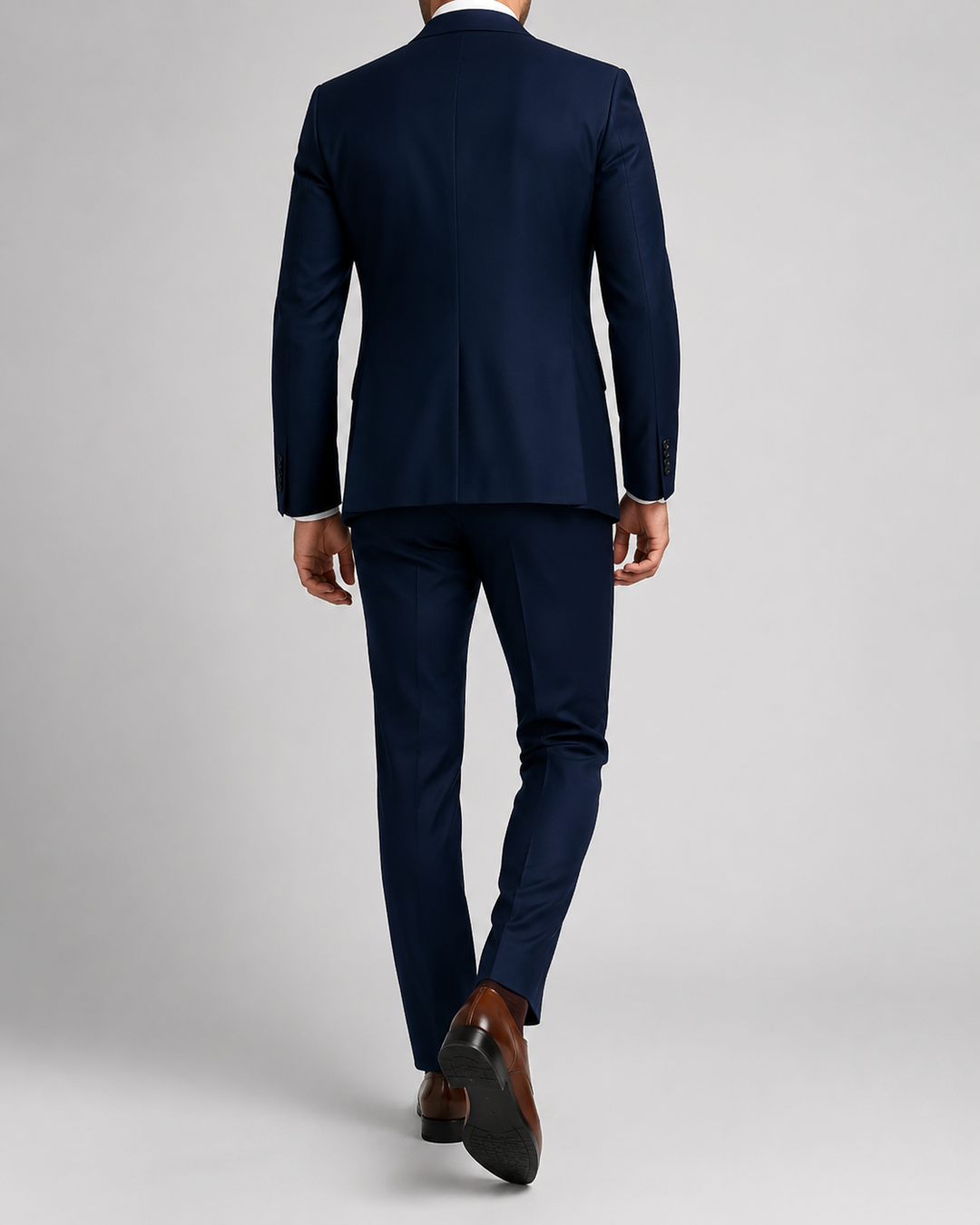 Costume homme trois pièces gris coupe ajustée cérémonie élégant