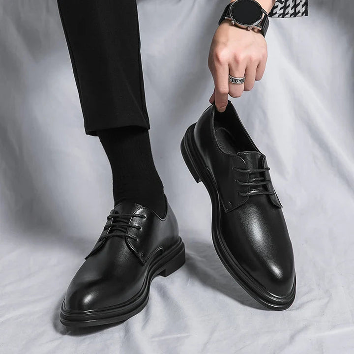 Dapper Derby Shoes | Vernis Noir, Élégance Classique 2