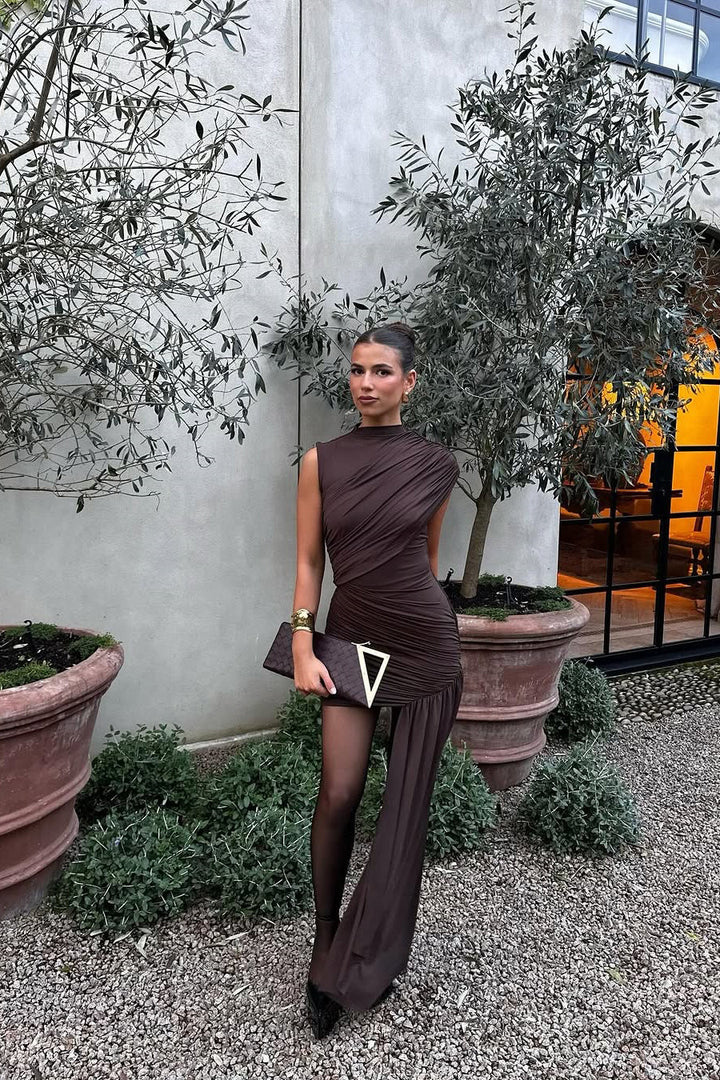 Dara | Robe courte marron à col montant et volants pour femme 4