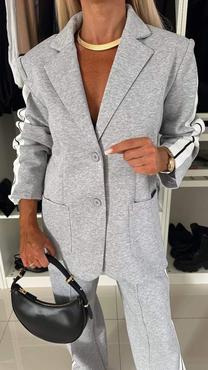 Ensemble tailleur femme blazer ample pantalon boutonné bureau travail