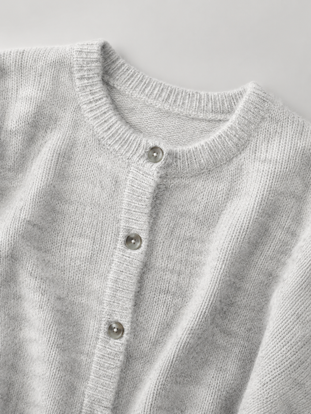 Gilet en maille duveteuse à boutons automne femme 5
