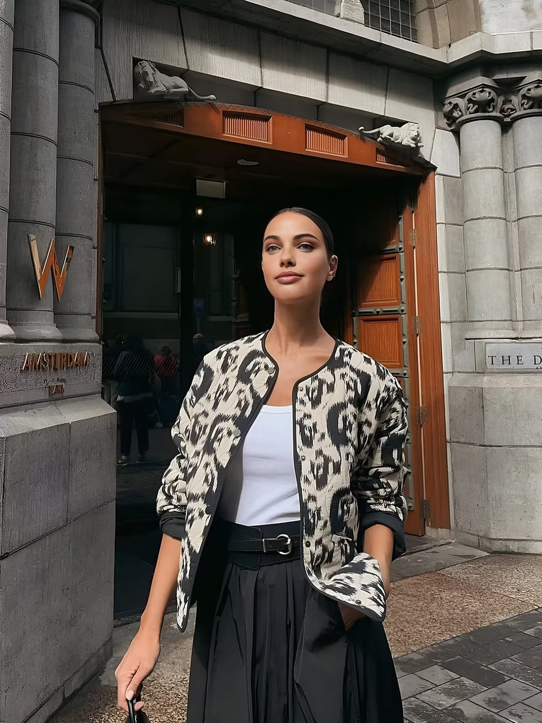 Girelle | Manteau ajusté à sequins pour invitées de mariage | Moderne 5