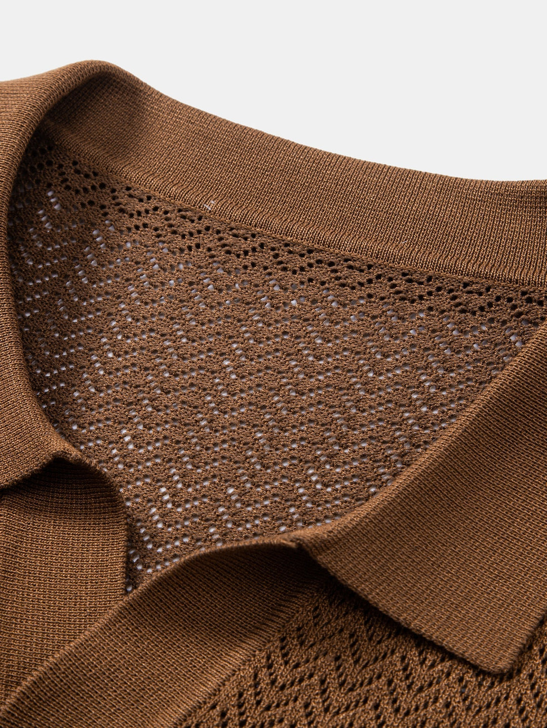 Polo à col V crocheté avec texture