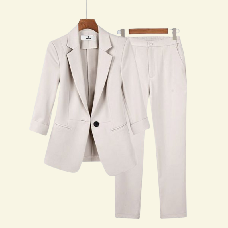 Isolde | Ensemble classique pour femme avec veste et pantalon 1