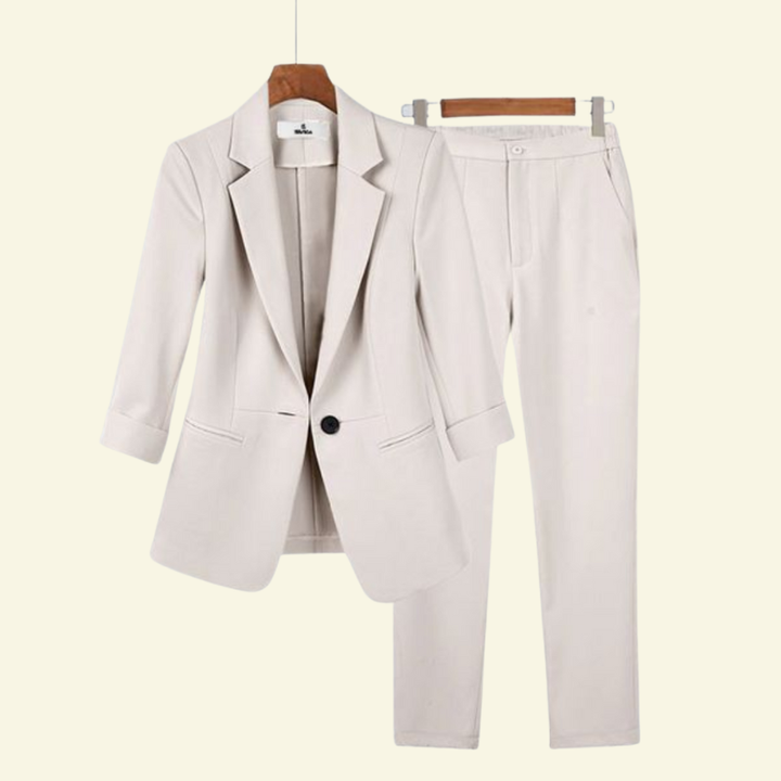 Isolde | Ensemble classique pour femme avec veste et pantalon 1