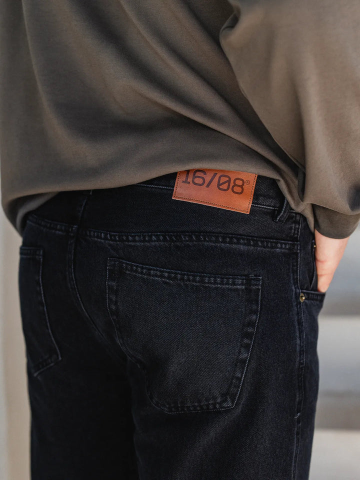 Jean en denim noir délavé 1