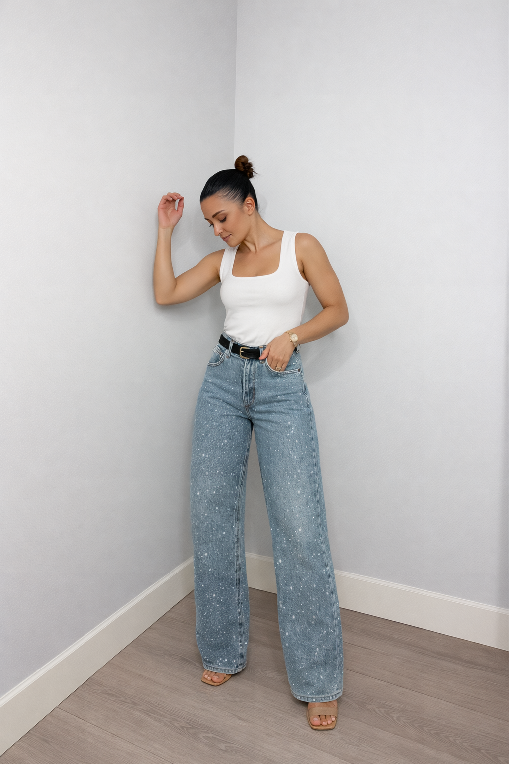 Jeans femme coupe droite taille haute avec fermeture éclair et bouton