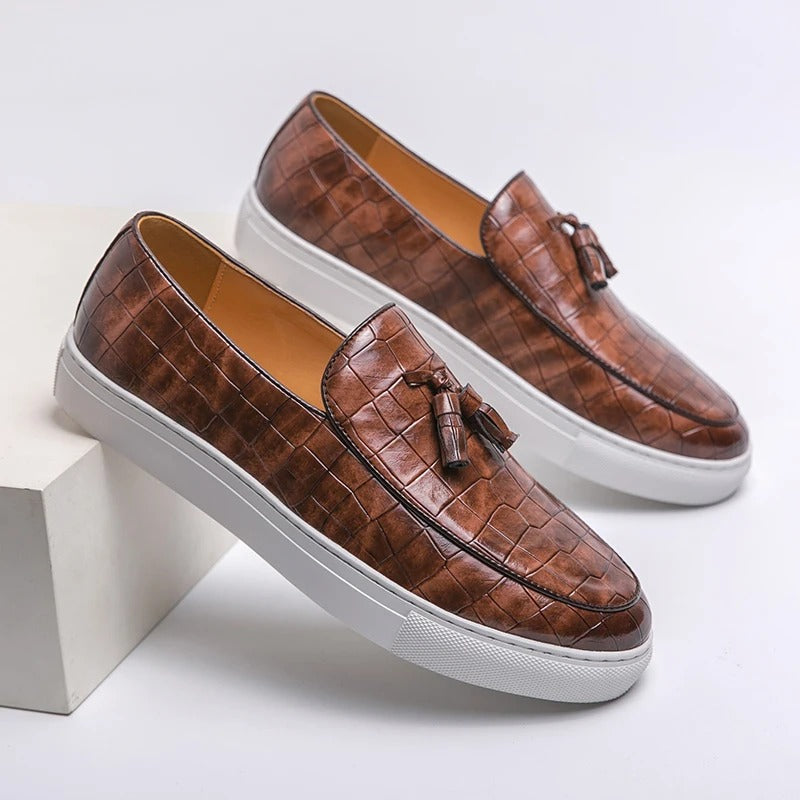 Mocassins pour hommes | Modèle à enfiler avec pompons décoratifs et relief texturé 1
