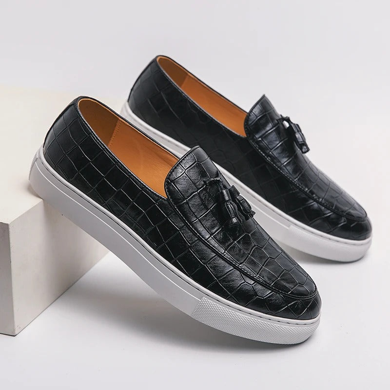 Mocassins pour hommes | Modèle à enfiler avec pompons décoratifs et relief texturé 2