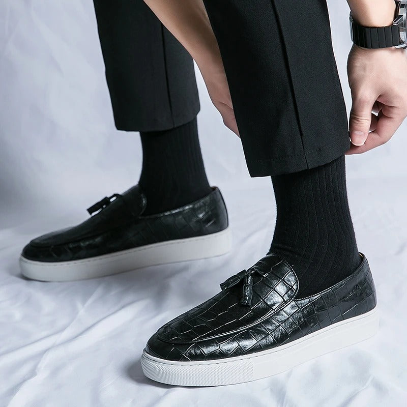 Mocassins pour hommes | Modèle à enfiler avec pompons décoratifs et relief texturé 6