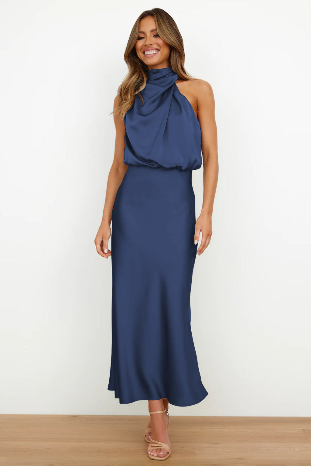 Robe femme | Longueur midi, sans manches, col halter, décolleté cascade 5