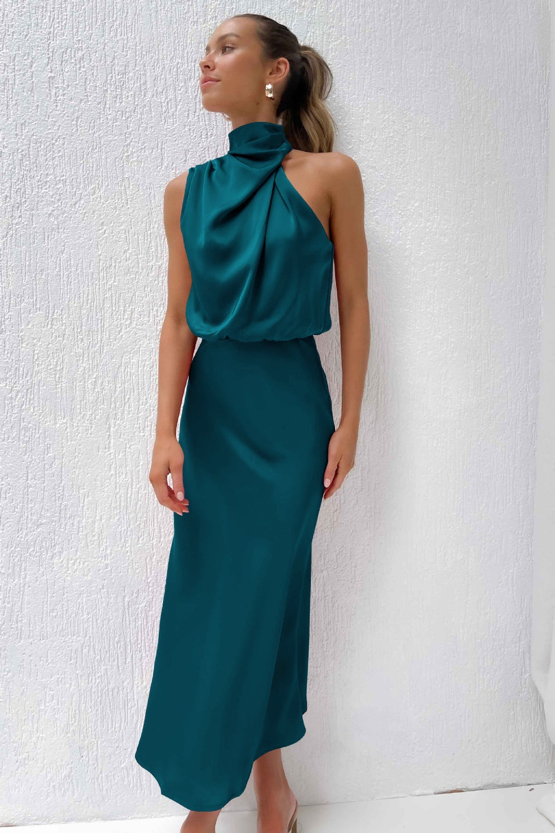 Robe femme | Longueur midi, sans manches, col halter, décolleté cascade 7