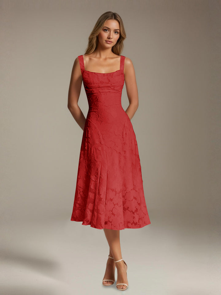 Robe mi-longue en dentelle florale – Coupe trapèze, encolure carrée, sans manches, idéale pour une invitée à un mariage. 14