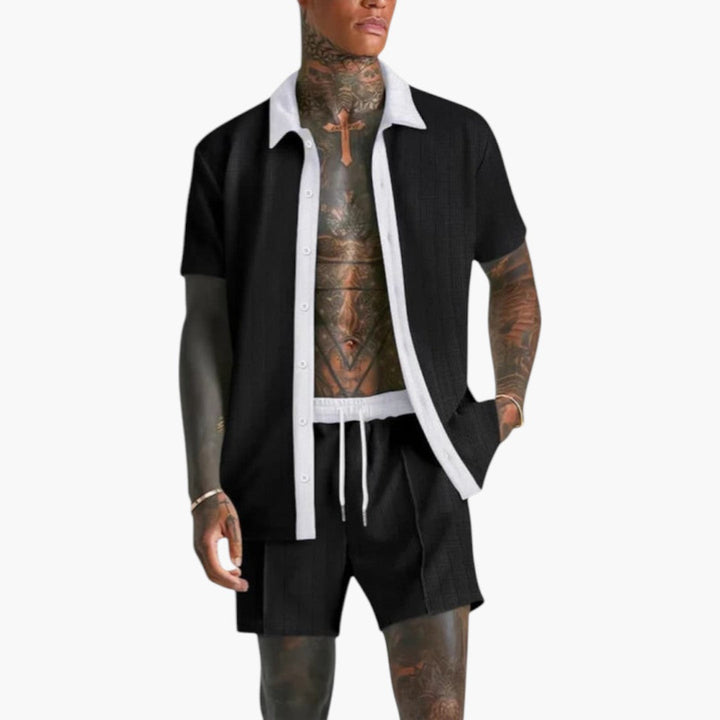 Tenue pour homme | Chemise ouverte et short à cordon 1